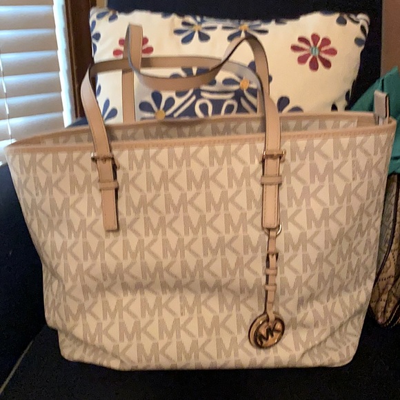 Michael kors purse like new